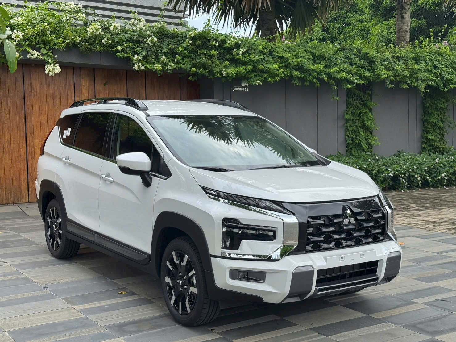 LỐP CHO MITSUBISHI XPANDER LOẠI NÀO ÊM HƠN ZIN?