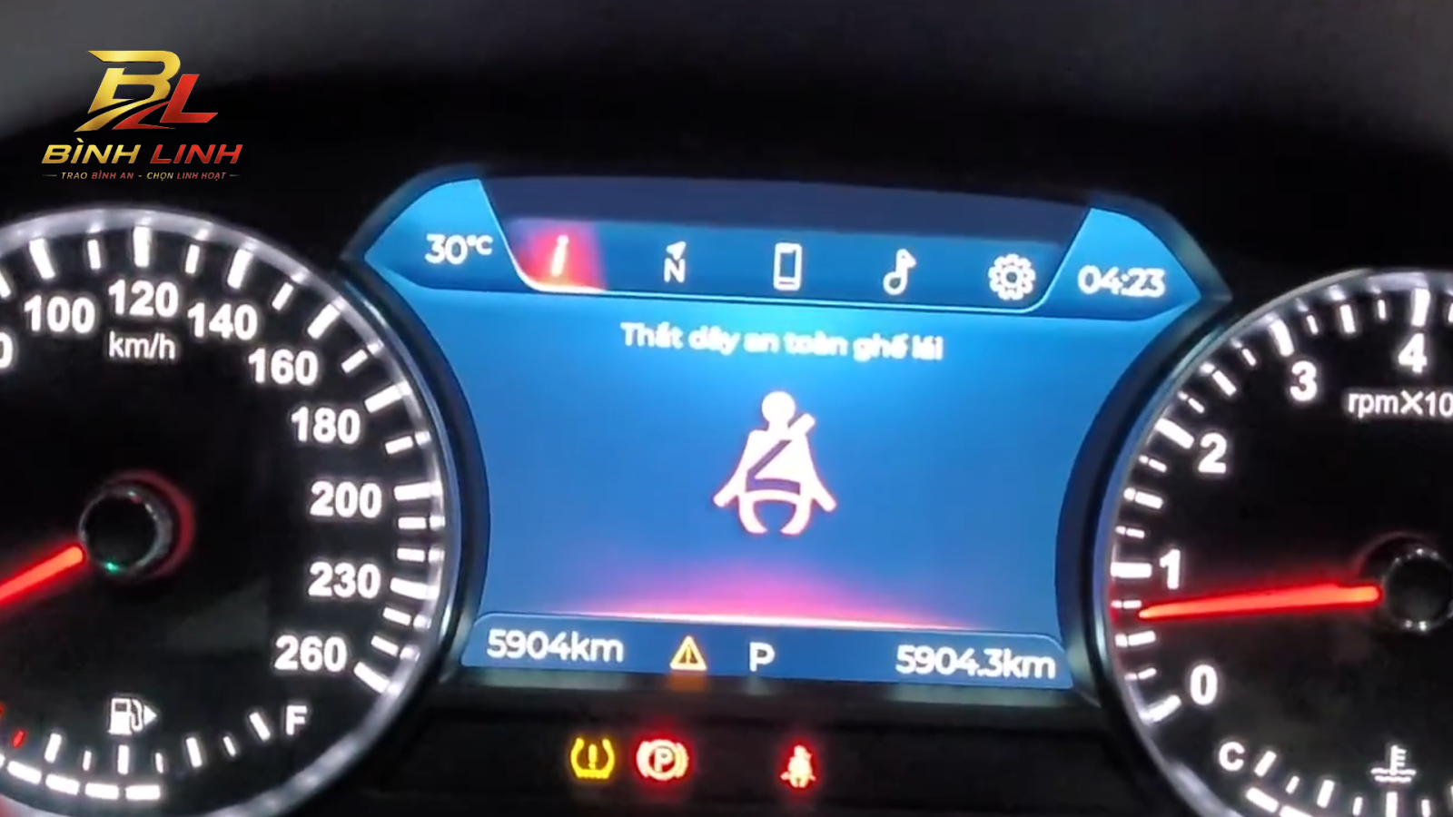 XE BÁO LỖI ÁP SUẤT LỐP GIỮA ĐƯỜNG — LÀM GÌ?