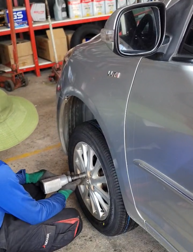 Toyota Vios 185/60R15: Nên Chọn Michelin, Bridgestone Hay Hãng Lốp Khác Nếu Chạy 40.000 Km/Năm?