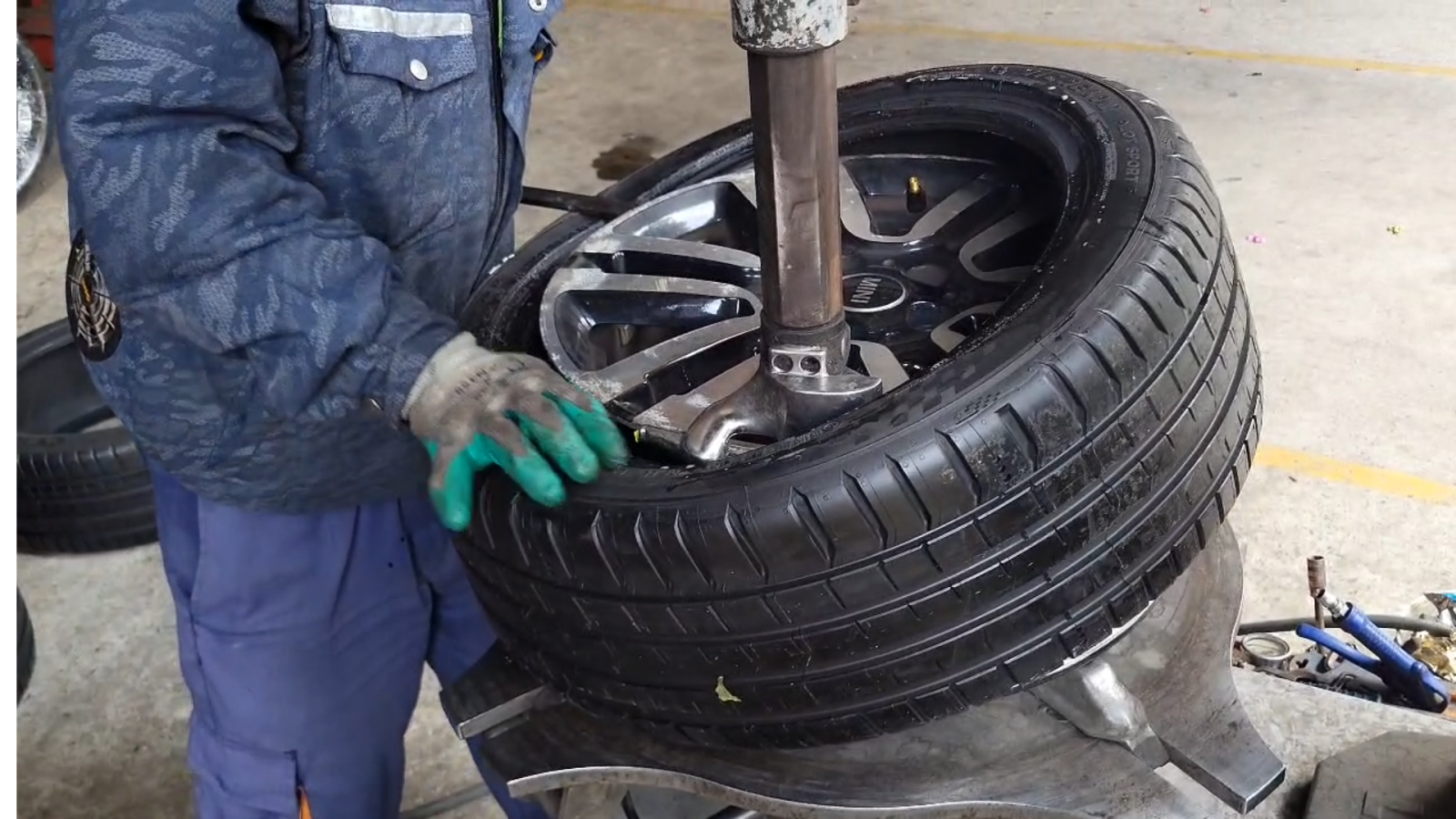Thay 2 Lốp Mới Nên Lắp Trước Hay Sau? Giải Đáp Chuẩn