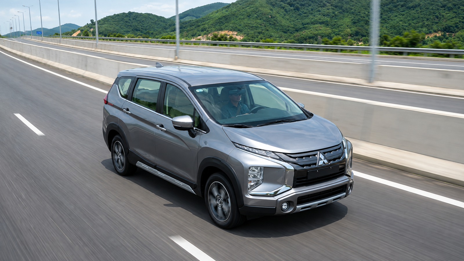 Lốp Mitsubishi Xpander dùng size nào? Cách kiểm tra trước khi thay